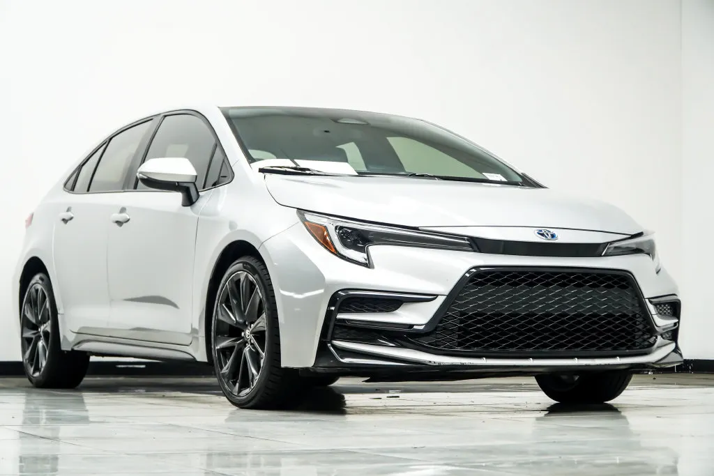 2024 Toyota Corolla Hybrid LE, photo 2