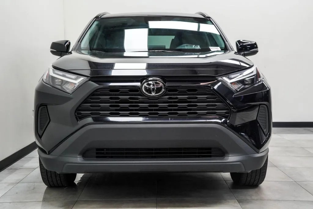 2025 Toyota RAV4 Hybrid XLE, photo 5