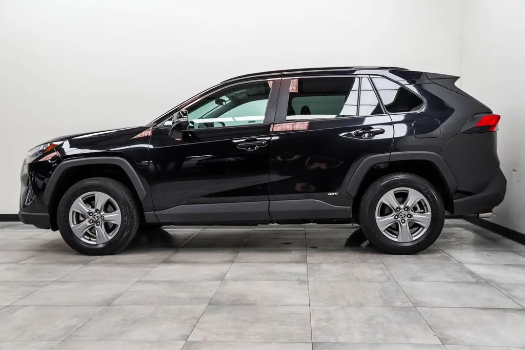 2025 Toyota RAV4 Hybrid XLE, photo 9