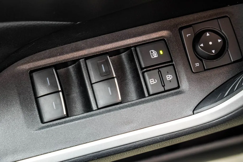 2025 Toyota RAV4 Hybrid XLE, photo 37