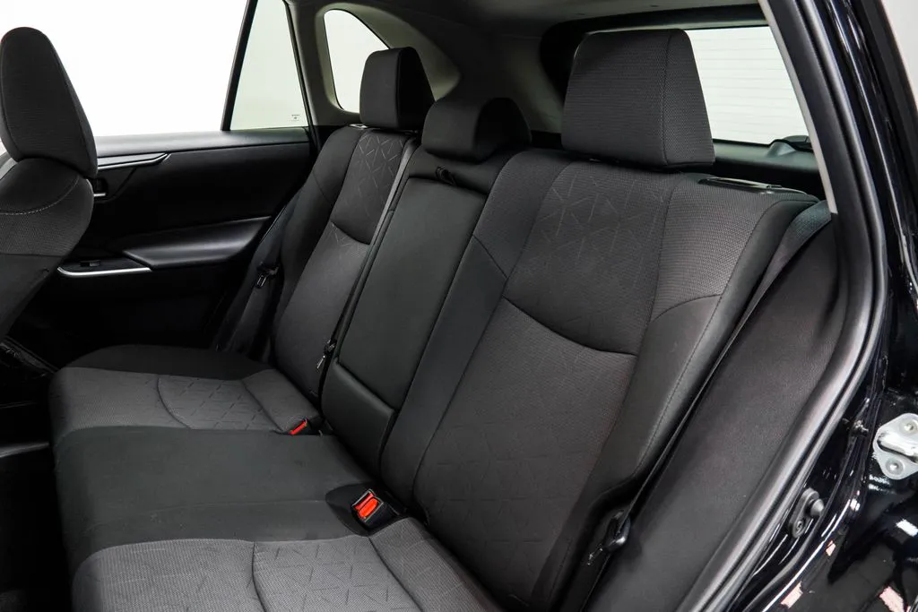 2025 Toyota RAV4 Hybrid XLE, photo 17
