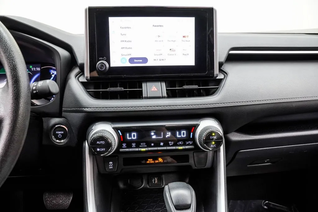 2025 Toyota RAV4 Hybrid XLE, photo 26
