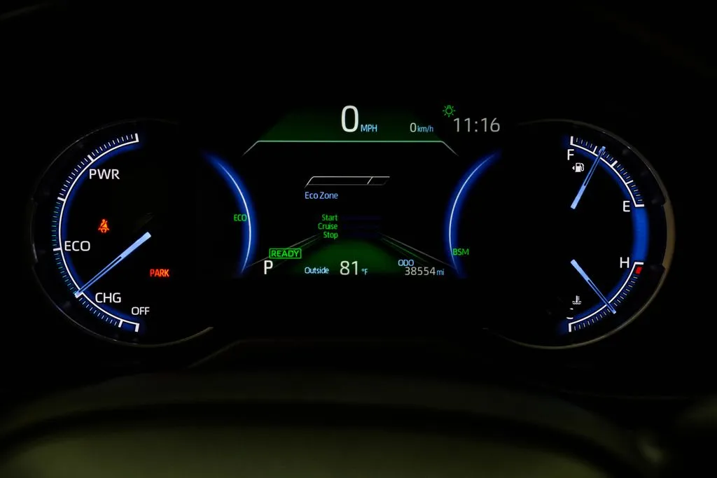 2025 Toyota RAV4 Hybrid XLE, photo 31