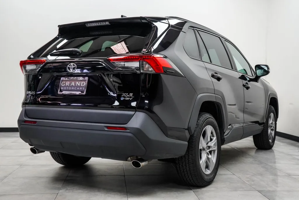 2025 Toyota RAV4 Hybrid XLE, photo 12