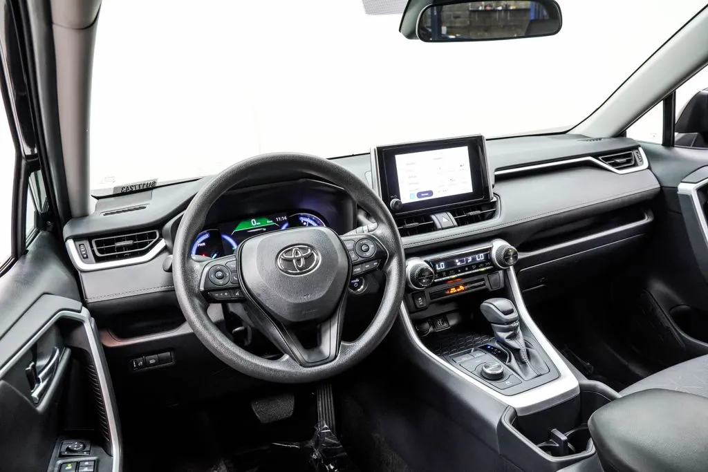 2025 Toyota RAV4 Hybrid XLE, photo 3