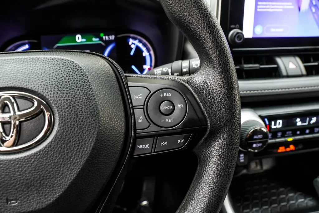 2025 Toyota RAV4 Hybrid XLE, photo 33