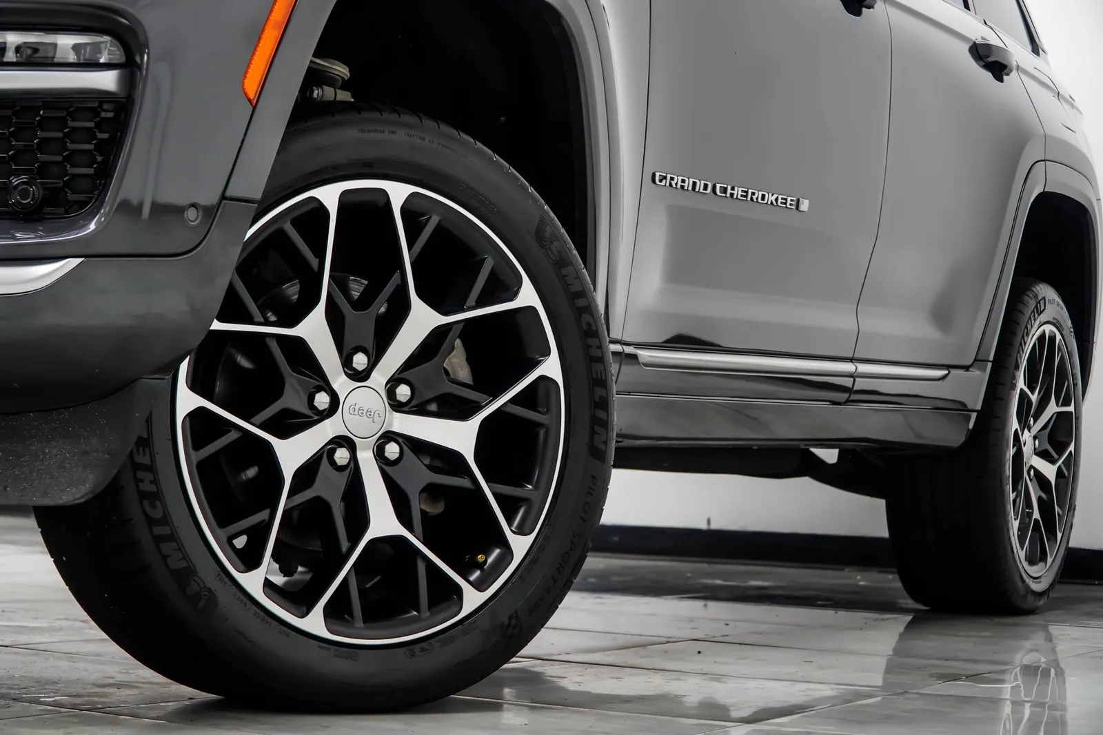 2022 Jeep Grand Cherokee Summit Reserve, photo 2