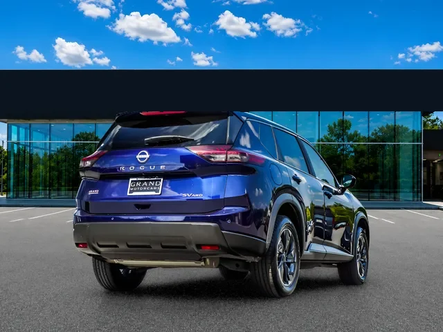 2025 Nissan Rogue SV, photo 6