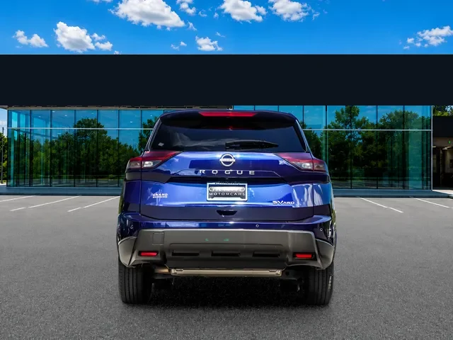 2025 Nissan Rogue SV, photo 5
