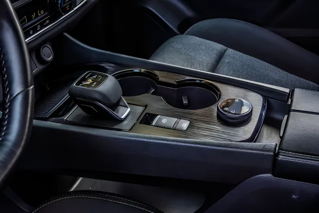 2025 Nissan Rogue SV, photo 15