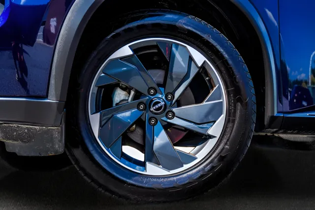 2025 Nissan Rogue SV, photo 32
