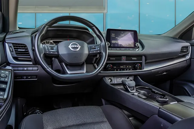 2025 Nissan Rogue SV, photo 11