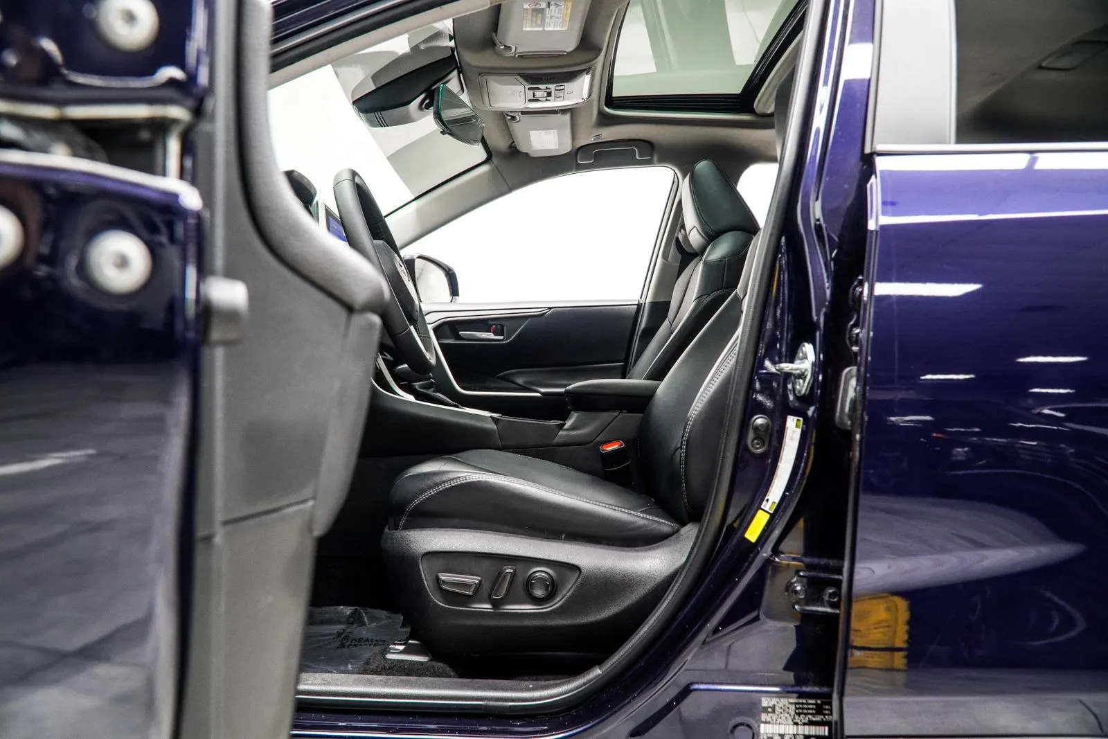 2024 Toyota RAV4 XLE Premium, photo 30