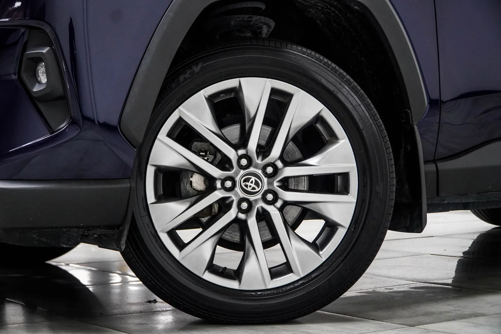 2024 Toyota RAV4 XLE Premium, photo 2