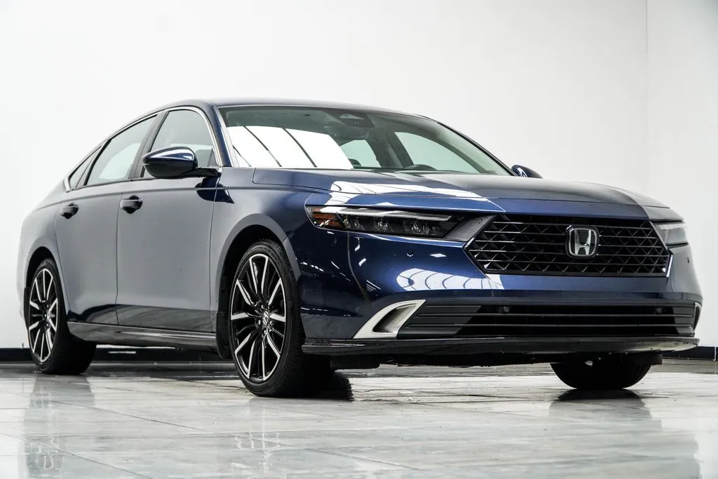 2023 Honda Accord Hybrid Touring, photo 3