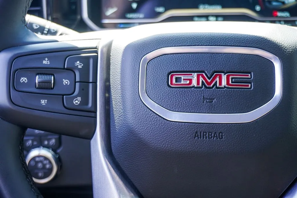 2024 GMC Sierra 1500 Elevation, photo 11