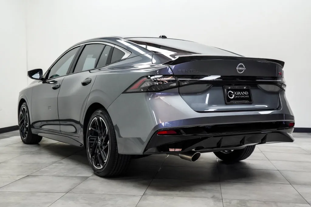 2026 Nissan Sentra SR, photo 11