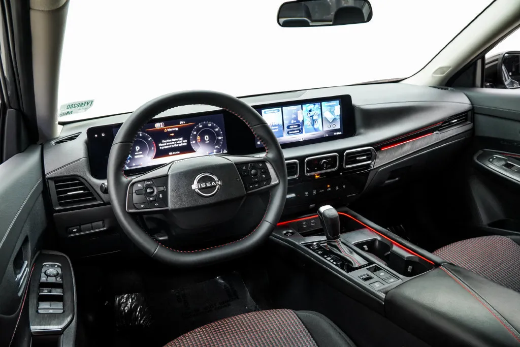 2026 Nissan Sentra SR, photo 3