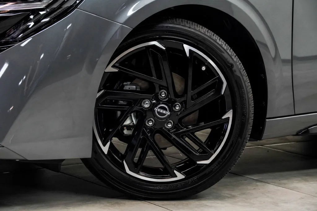 2026 Nissan Sentra SR, photo 4
