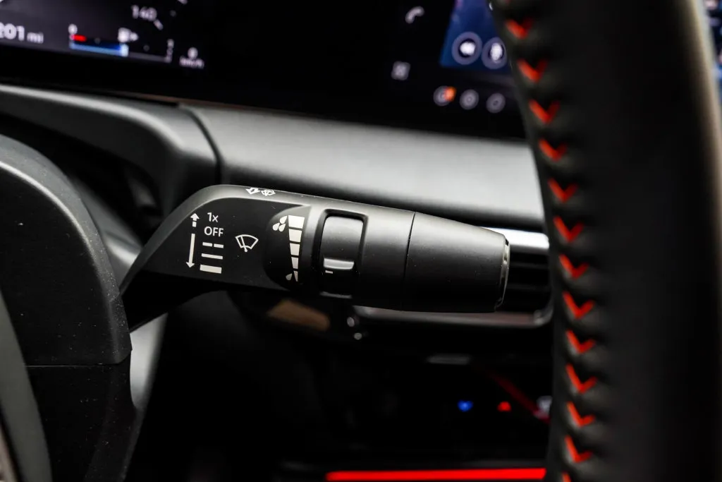 2026 Nissan Sentra SR, photo 33