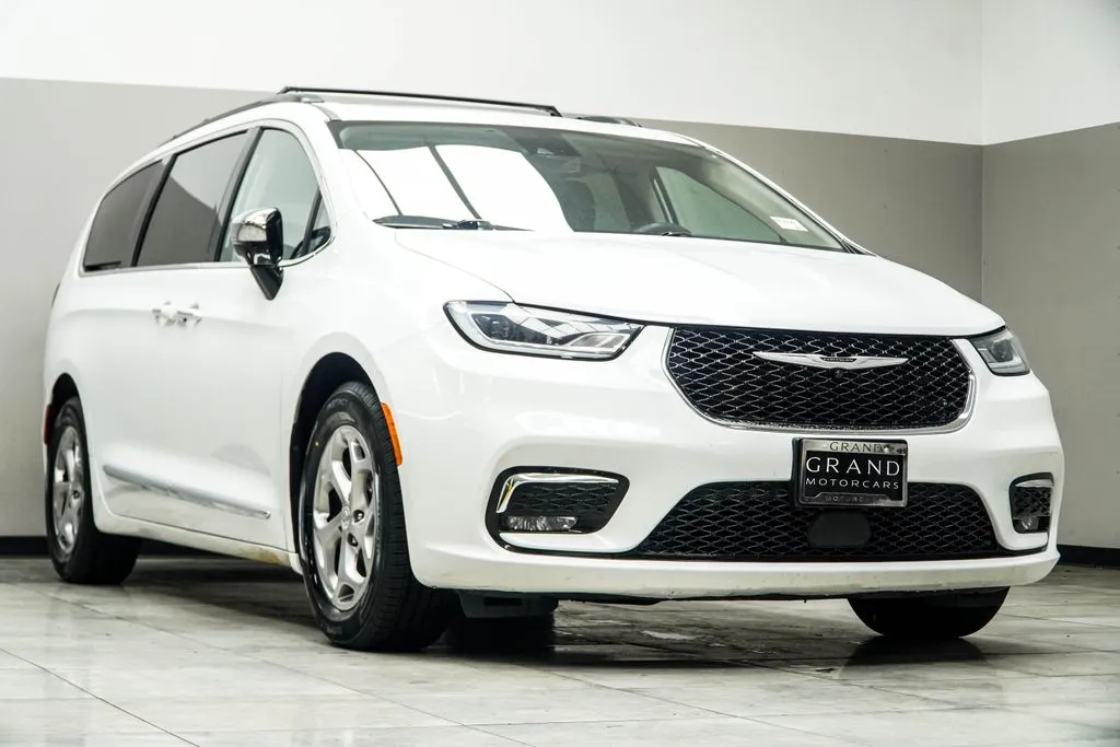 2023 Chrysler Pacifica Limited, photo 3