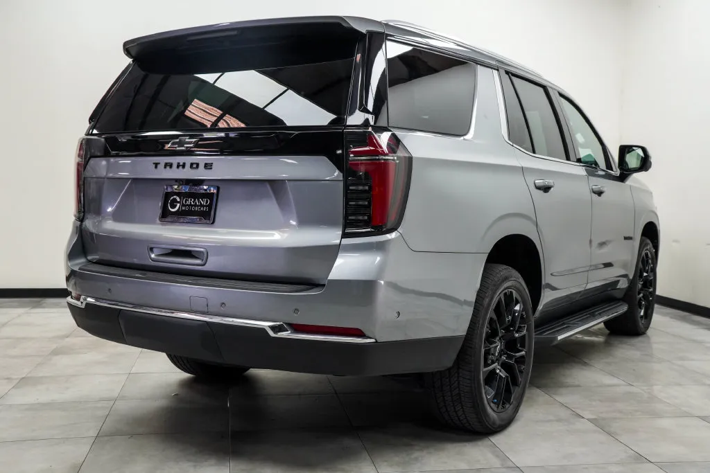 2025 Chevrolet Tahoe LS, photo 12