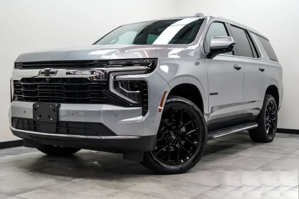 2025 Chevrolet Tahoe LS, photo 1