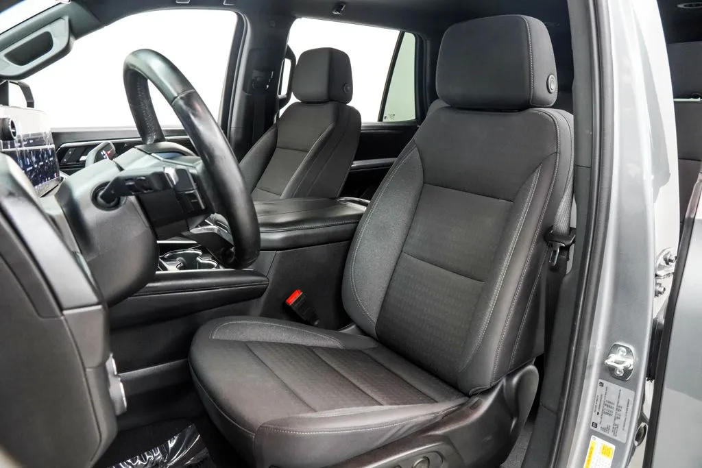 2025 Chevrolet Tahoe LS, photo 15