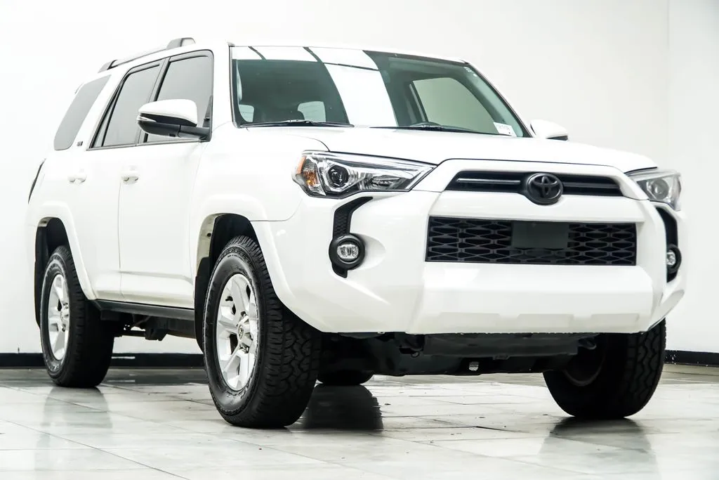 2023 Toyota 4Runner SR5 Premium, photo 2