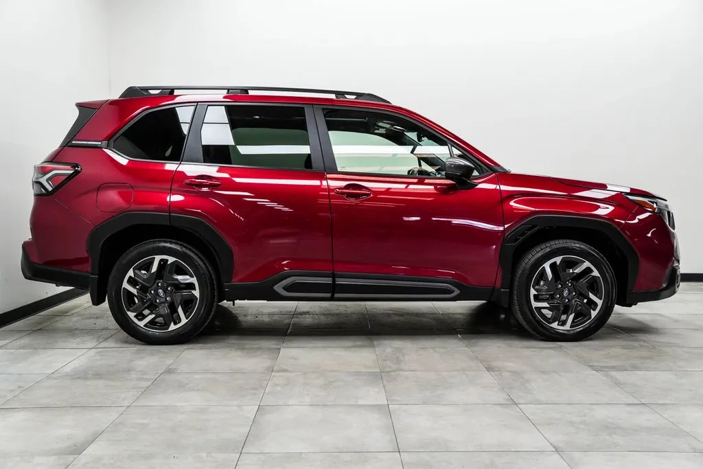 2025 Subaru Forester Limited, photo 6