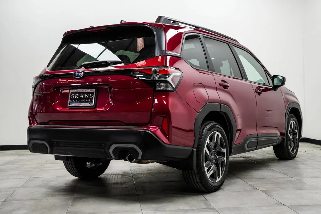 2025 Subaru Forester Limited, photo 12