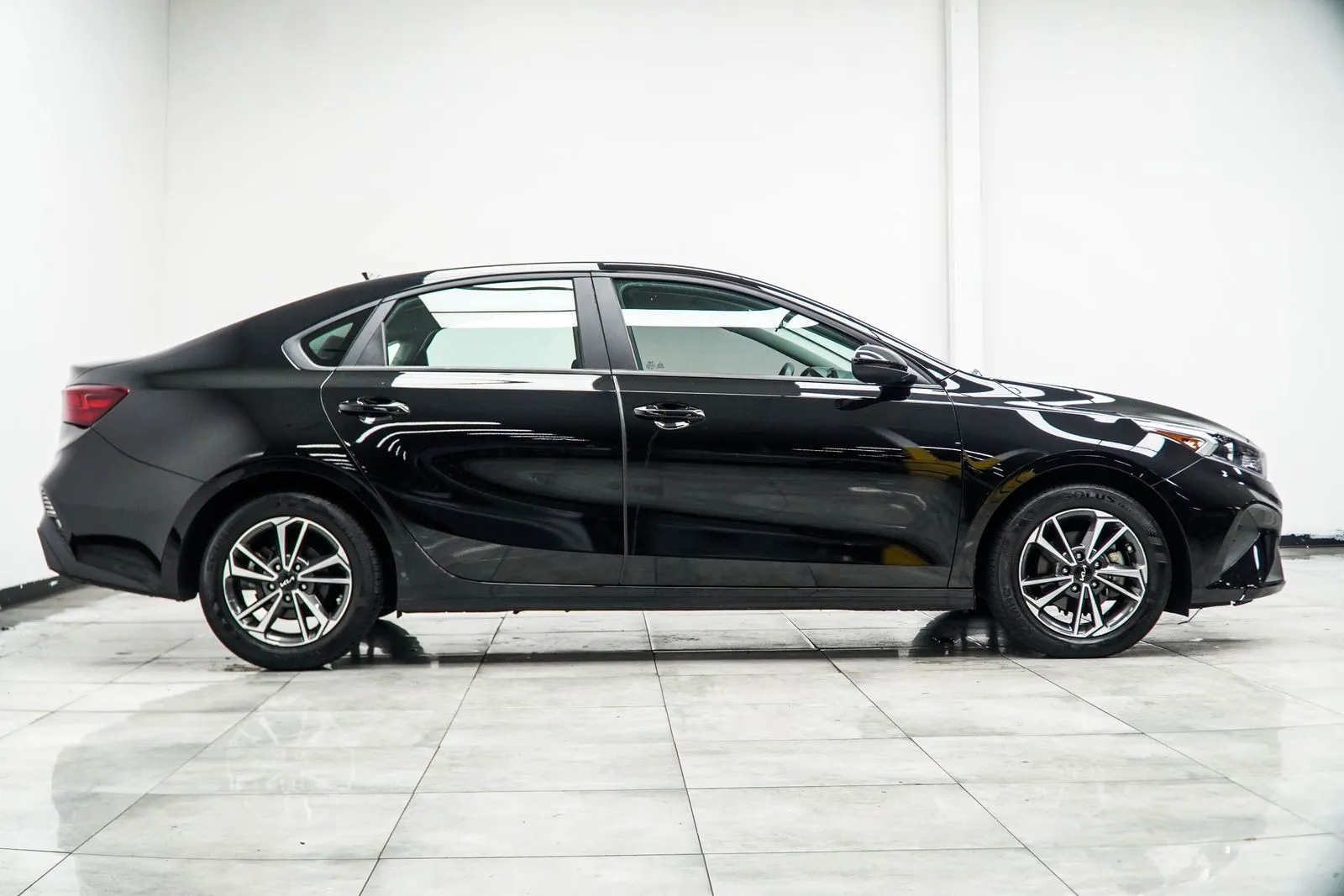 2024 Kia Forte LXS, photo 4