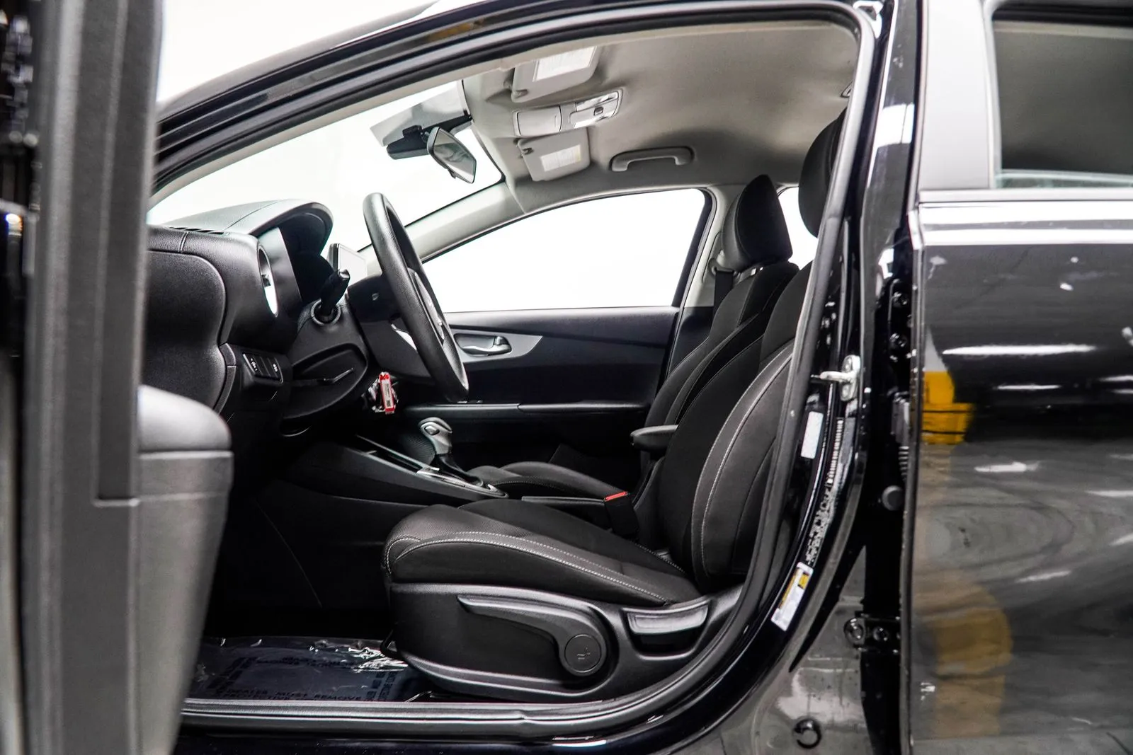 2024 Kia Forte LXS, photo 30