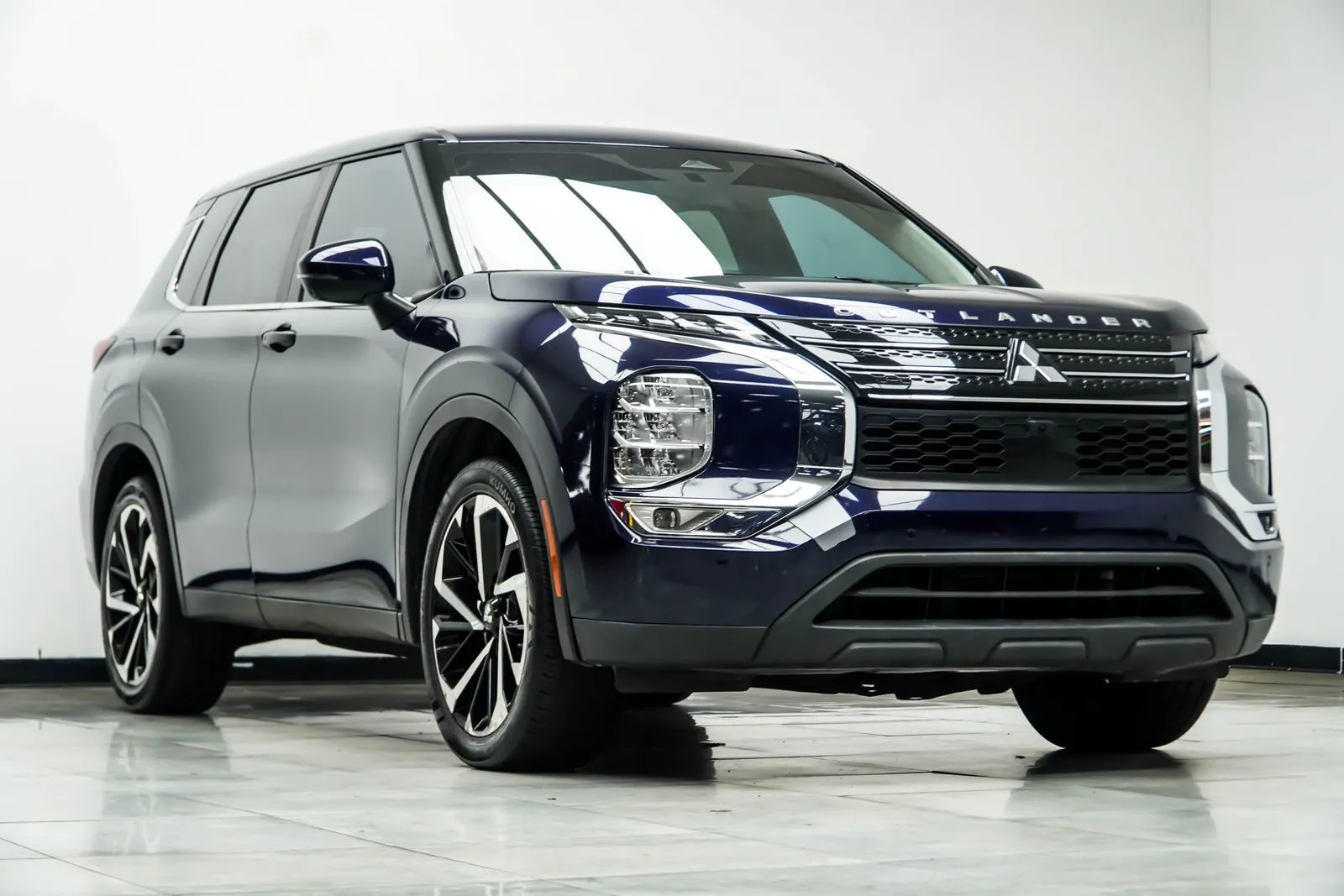 2024 Mitsubishi Outlander SE, photo 3