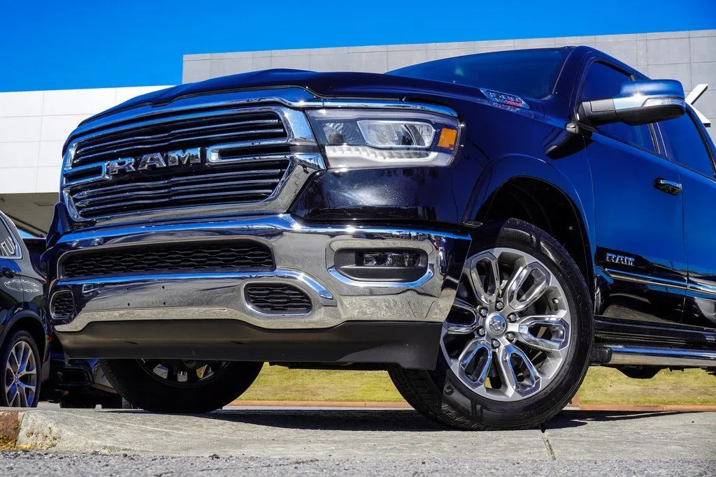 2022 Ram 1500 Laramie, photo 1