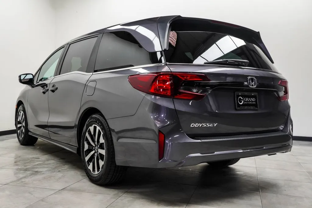 2025 Honda Odyssey EX-L, photo 11