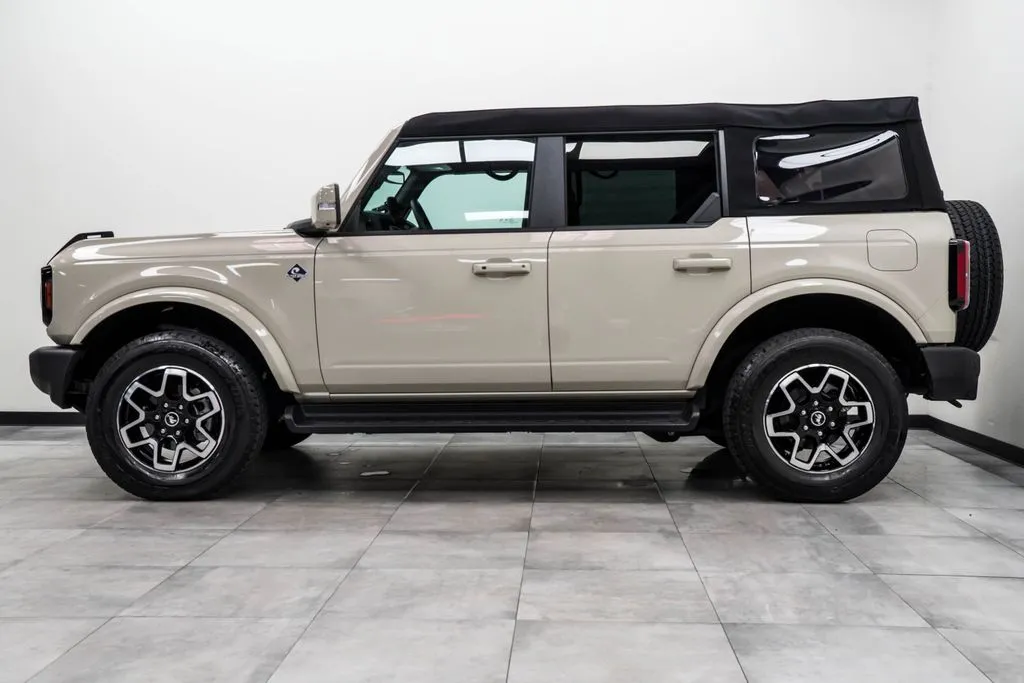 2025 Ford Bronco Outer Banks, photo 9