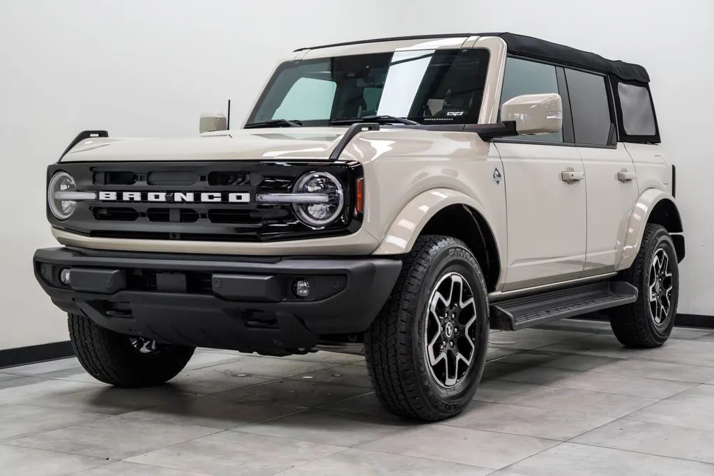 2025 Ford Bronco Outer Banks, photo 8