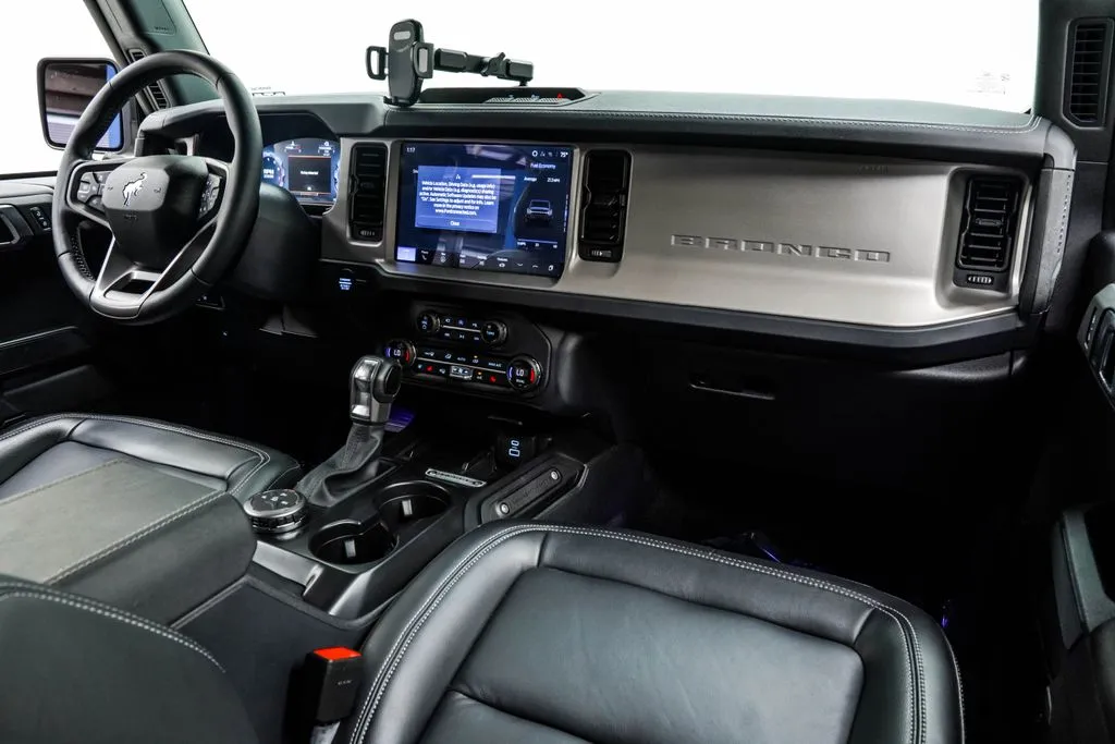 2025 Ford Bronco Outer Banks, photo 21