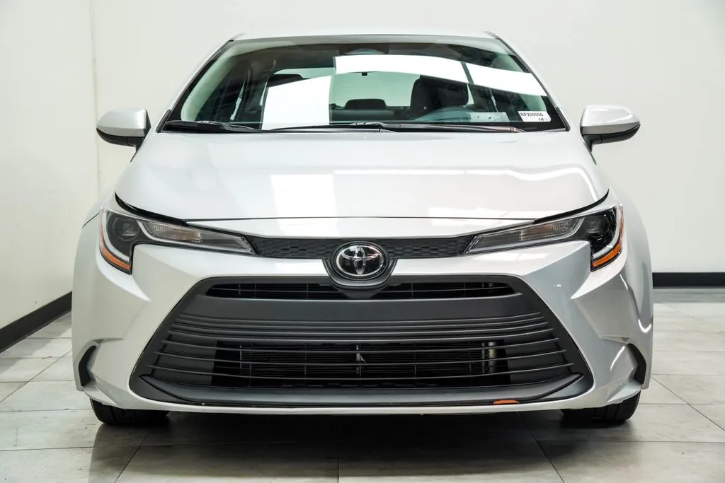 2024 Toyota Corolla LE, photo 3