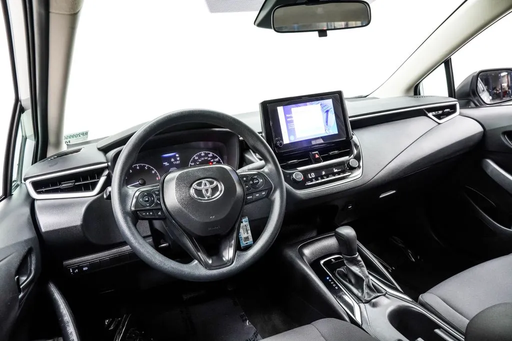 2024 Toyota Corolla LE, photo 2