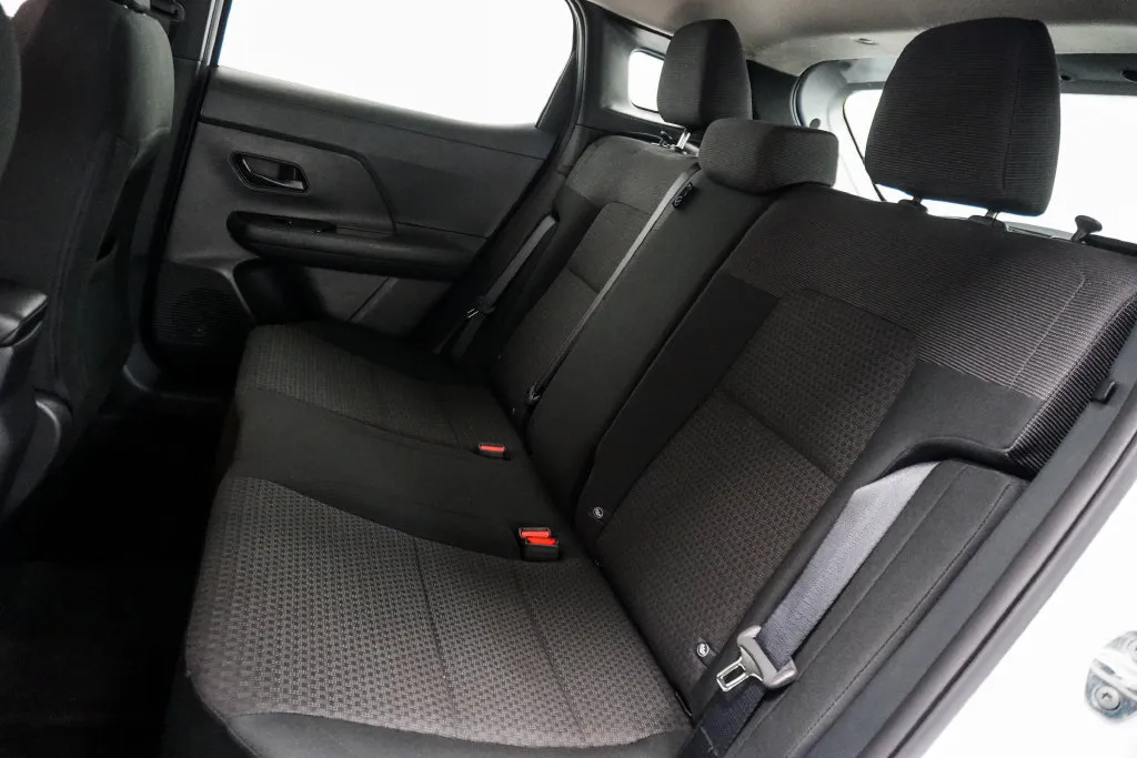 2025 Nissan Kicks S, photo 5