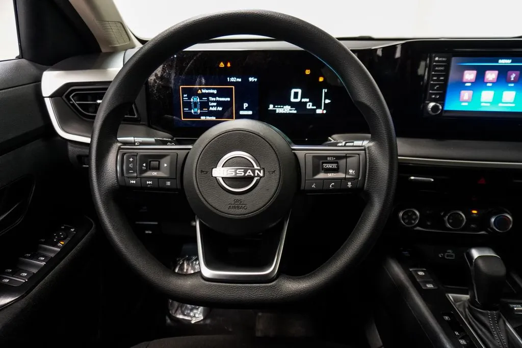 2025 Nissan Kicks S, photo 10