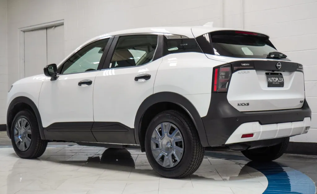 2025 Nissan Kicks S, photo 20
