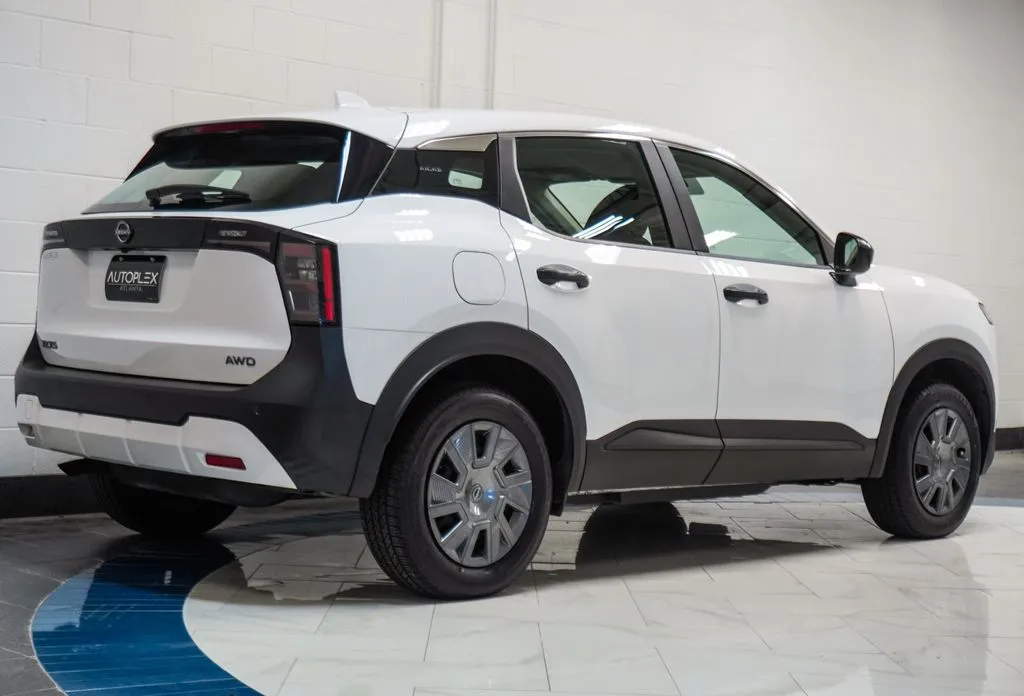 2025 Nissan Kicks S, photo 19