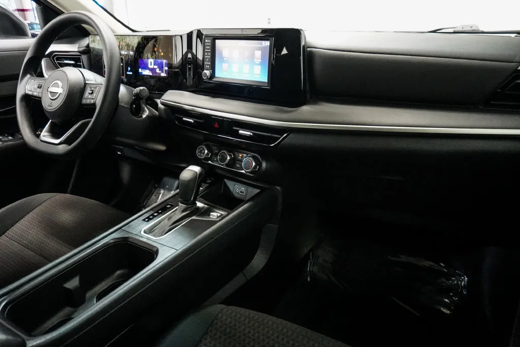 2025 Nissan Kicks S, photo 7