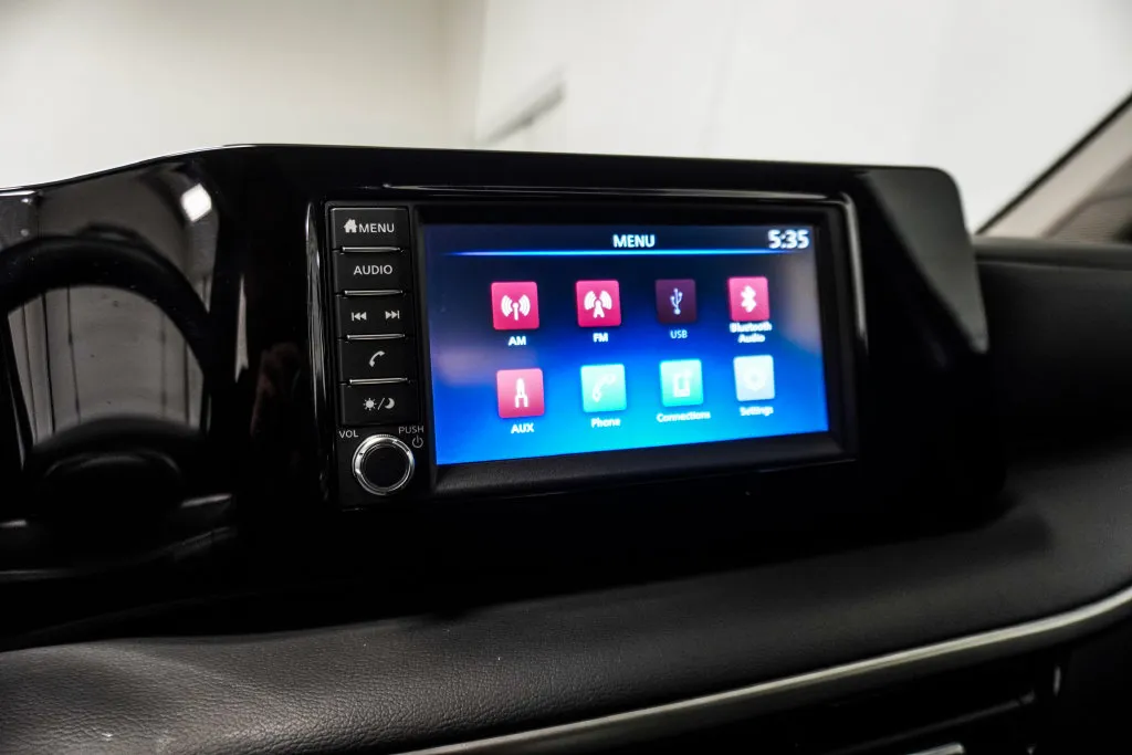 2025 Nissan Kicks S, photo 15