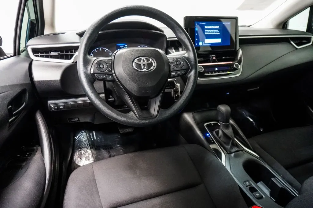 2025 Toyota Corolla LE, photo 8