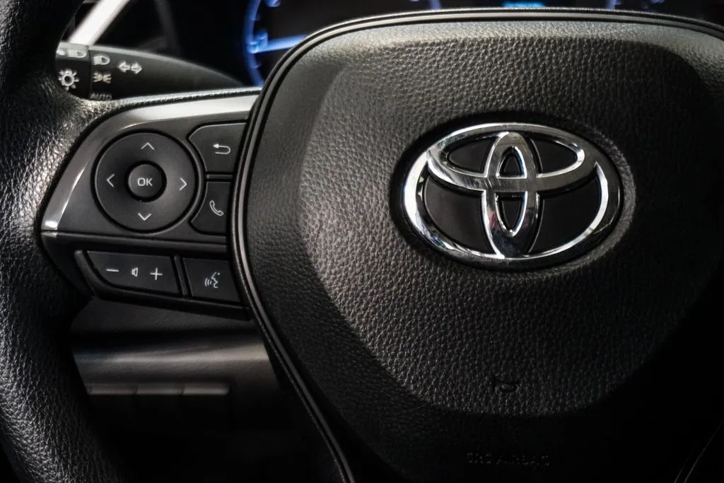 2025 Toyota Corolla LE, photo 11