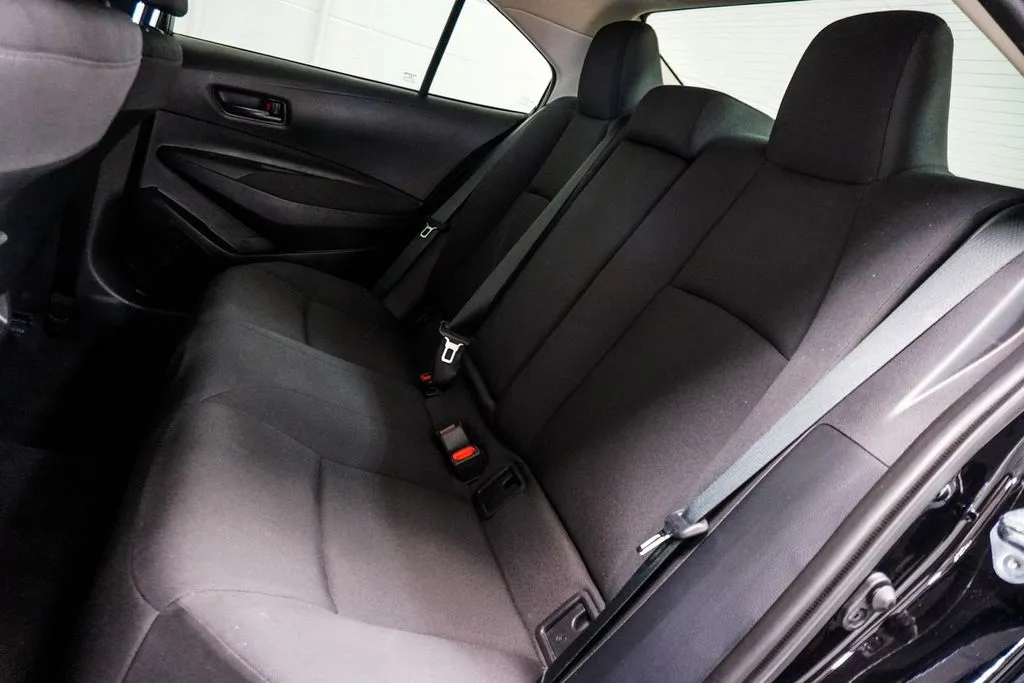 2025 Toyota Corolla LE, photo 4